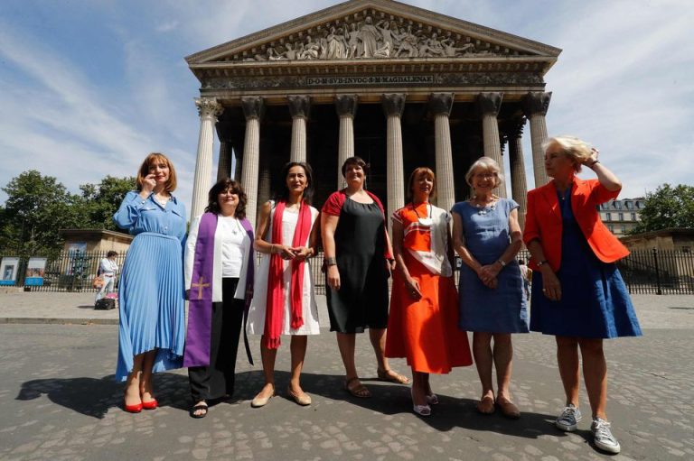 Importante y (casi) decisiva interpelación sinodal: Mujeres sacerdotes -- Antonio Aradillas