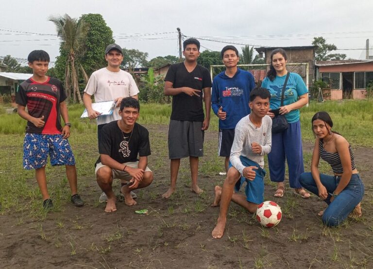 Entrevista a misioneros laicos en la Amazonía ecuatoriana -- Lala Franco