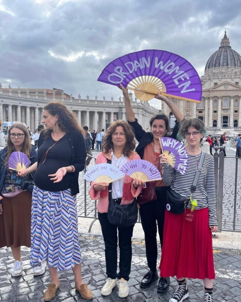 El Consejo de Mujeres Católicas llama a las puertas del Sínodo un año más -- Teresa Casillas Fiori