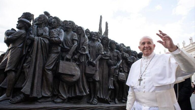 Un cortejo «a paso de hombre» llevará al Papa de San Pedro a Santa Maria la Mayor. Pobres y migrantes, protagonistas del adiós de Bergoglio -- Hernán Reyes Alcaide, corresponsal en el Vaticano