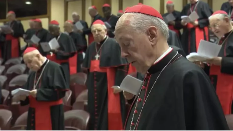Cipriani, el cardenal del Opus Dei acusado de abusos sexuales, pasea por Roma su desafío al papa Francisco antes del cónclave -- Jesús Bastante