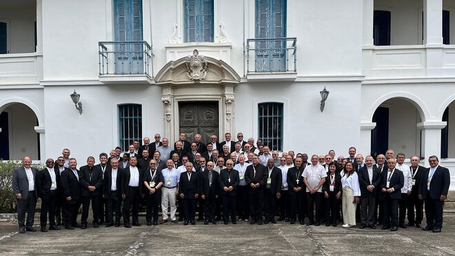 Mensaje de la 40° Asamblea del CELAM: Obispos apuestan por una Iglesia que escuche y se comprometa con valentía -- Paola Calderón