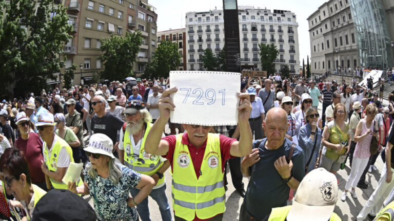 «Que se investigue y esclarezca la verdad»: las víctimas de las residencias en Madrid piden justicia por las 7.291 muertes -- Fermín Grodira