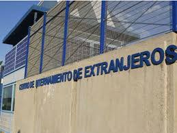 Raíces tras los muros: los jesuitas denuncian el «laberinto legal» que suponen los CIES en España -- SJM, Servicio Jesuita a Migrantes