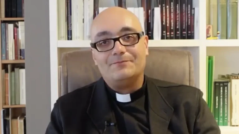 Jorge Zazo: «¿Son nuestras parroquias hogares para la gente solitaria, hospitales para los heridos, casas de misericordia para los pecadores?» -- José Lorenzo