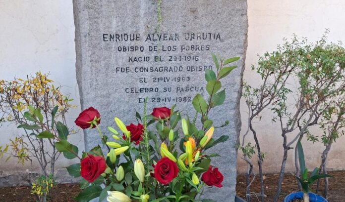 Obispo Enrique Alvear