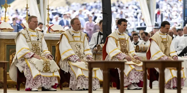 El Vaticano ejecuta la excomunión de los ultras lefebvrianos: “Han constituido el delito de cisma” -- David Noriega